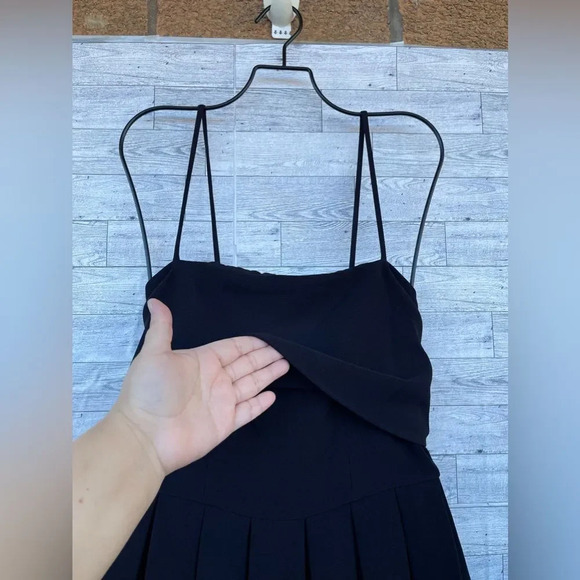 LBV Crepe Pleated Day Dress in black  Size 2 - Picture 7 of 17